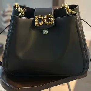 【関税&送料込み】Dolce & Gabbana Smooth Calfskin Handbag s_wp_651dac8432c1dc4034833e61.webp